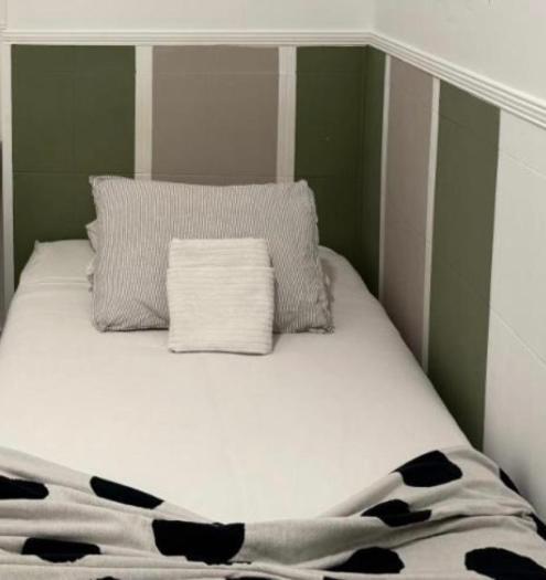 Mbz - Cosy Separate In Unique Flat Abu Dhabi
