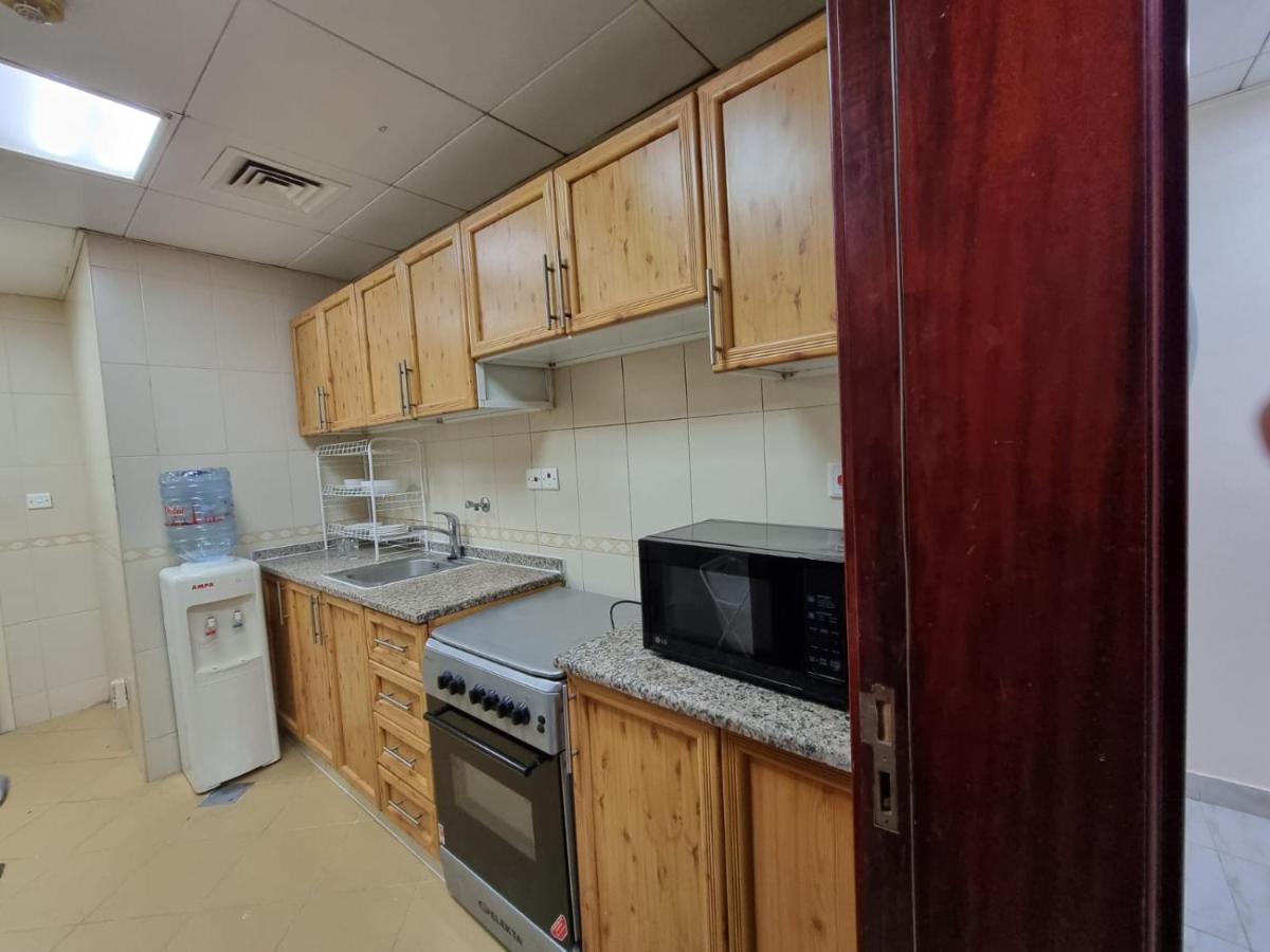 Homestay Mbz - Cosy Separate In Unique Flat
