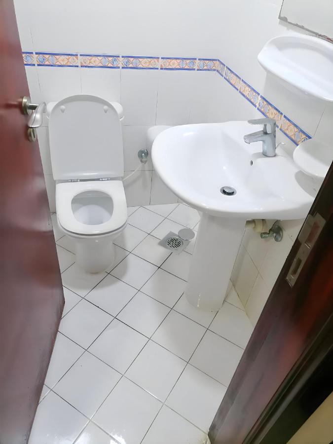 Homestay Mbz - Cosy Separate In Unique Flat Abu Dhabi