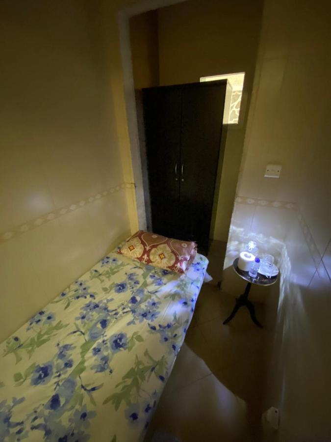 Mbz - Cosy Separate In Unique Flat Homestay